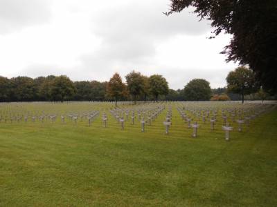 Blick ber eines der Grberfelder