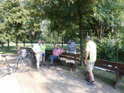 Kaffeepause im Schatten der Linden