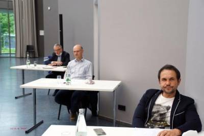 Saal auch die Auenseiten