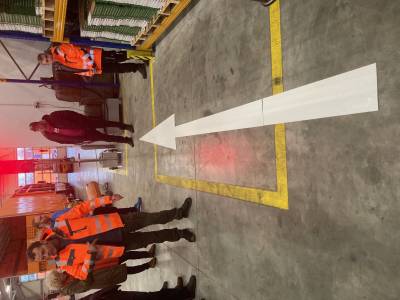 Richtungspfeil 5 m lang, auf BAB 7,5 m