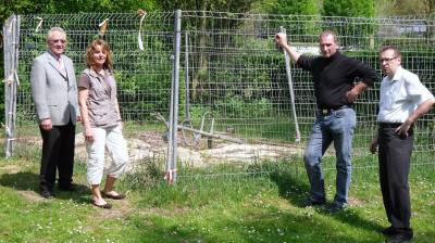 Die Stadt hat das damalige Highligt des Spielplatzes hinter Gitter gesetzt - ber ein halbes Jahr